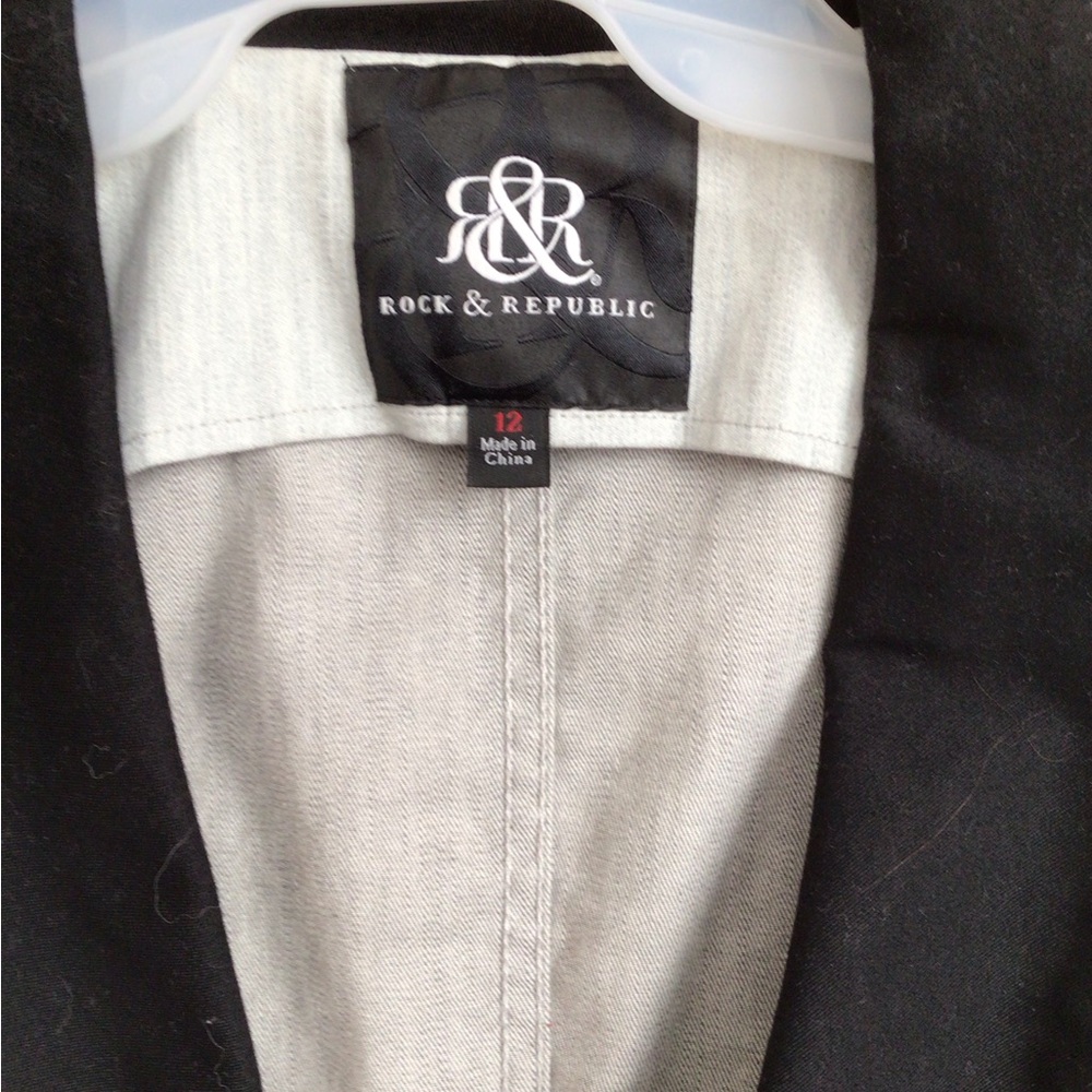 Rock & Republic Women's Gray Blazer with Black Collar - Picture 2 of 12
